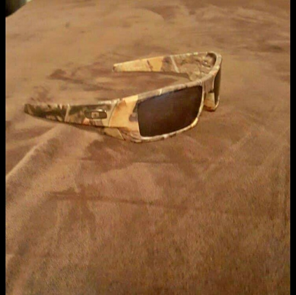 Oakley Kings Woodland Camo Gascan Sunglasses